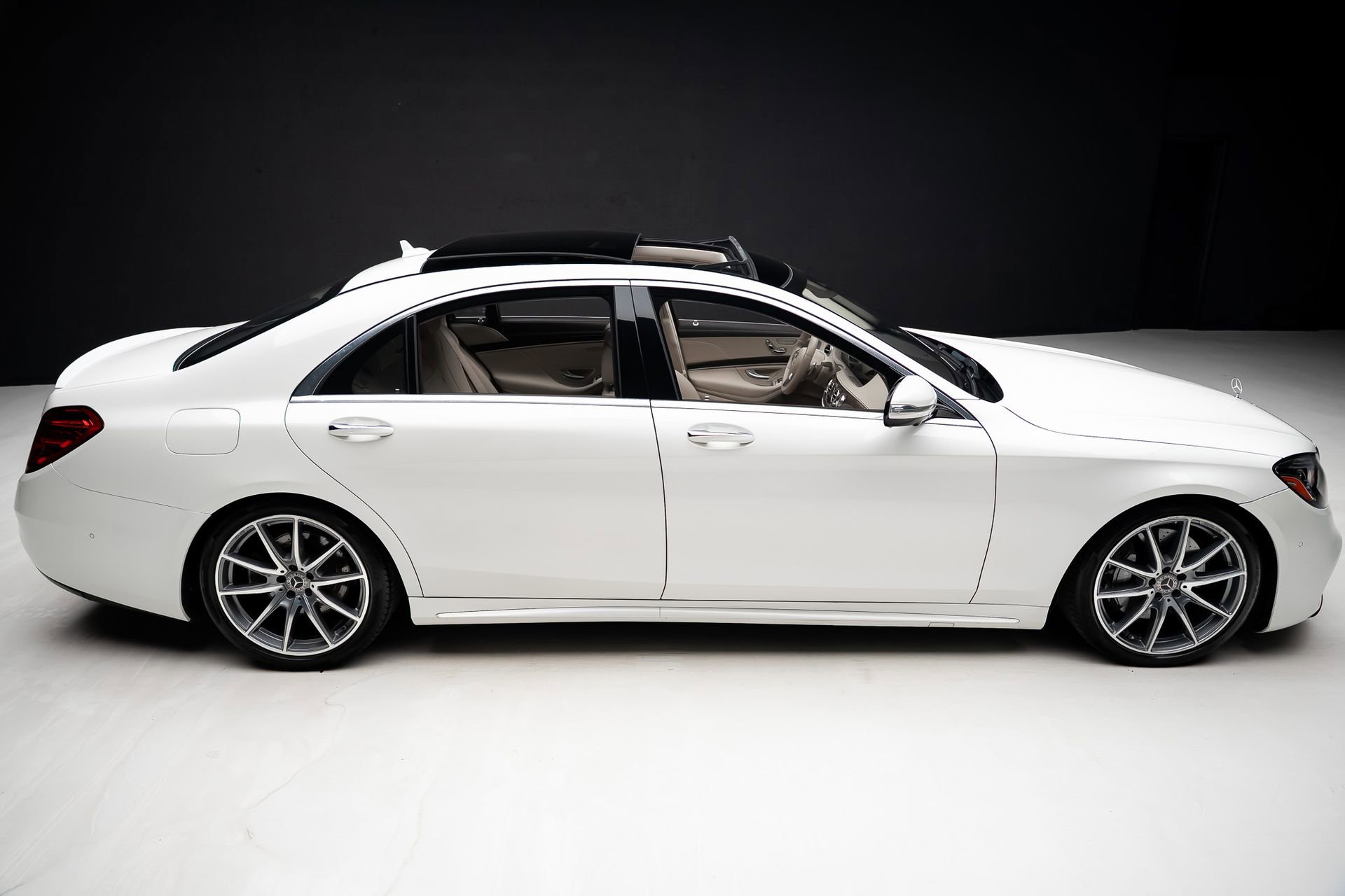 Used 2020 Mercedes-Benz S 450 Sedan image 34