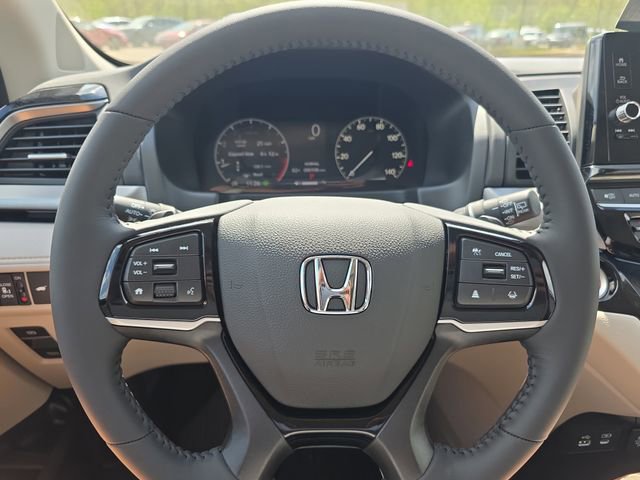 New 2026 Honda Odyssey Touring image 11