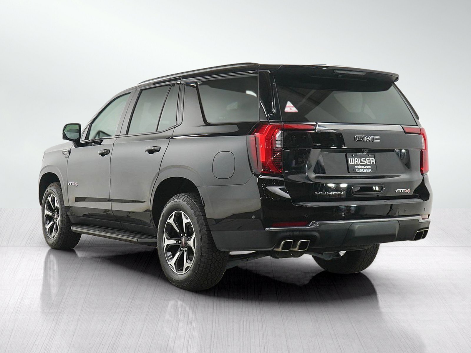 Used 2025 GMC Yukon AT4 AWD/4WD image 4