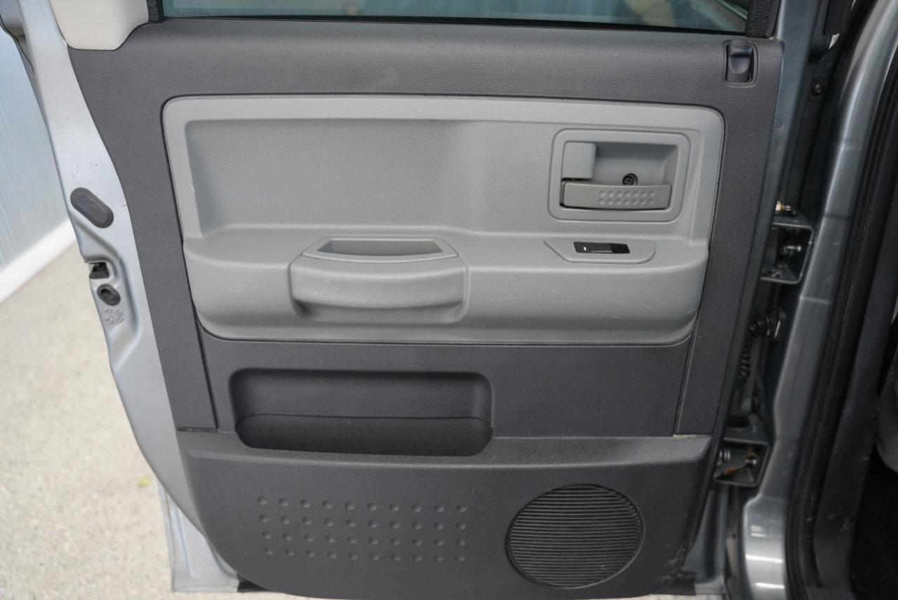 Used 2008 Dodge Dakota SLT image 38