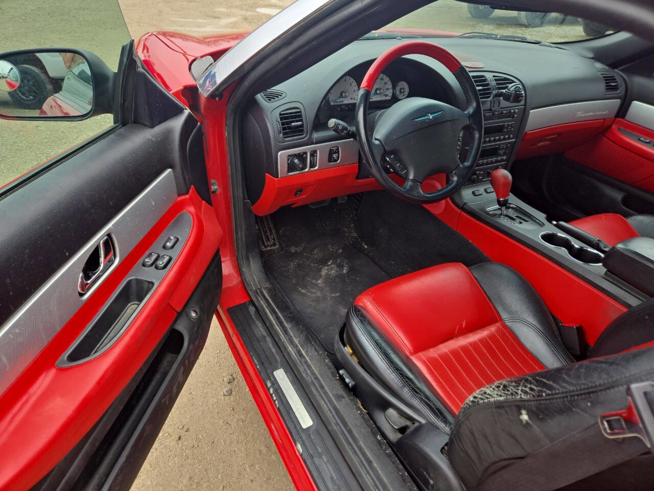 Used 2005 Ford Thunderbird Deluxe image 10