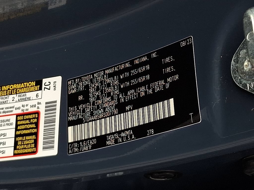 Used 2024 Toyota Grand Highlander AWD image 28