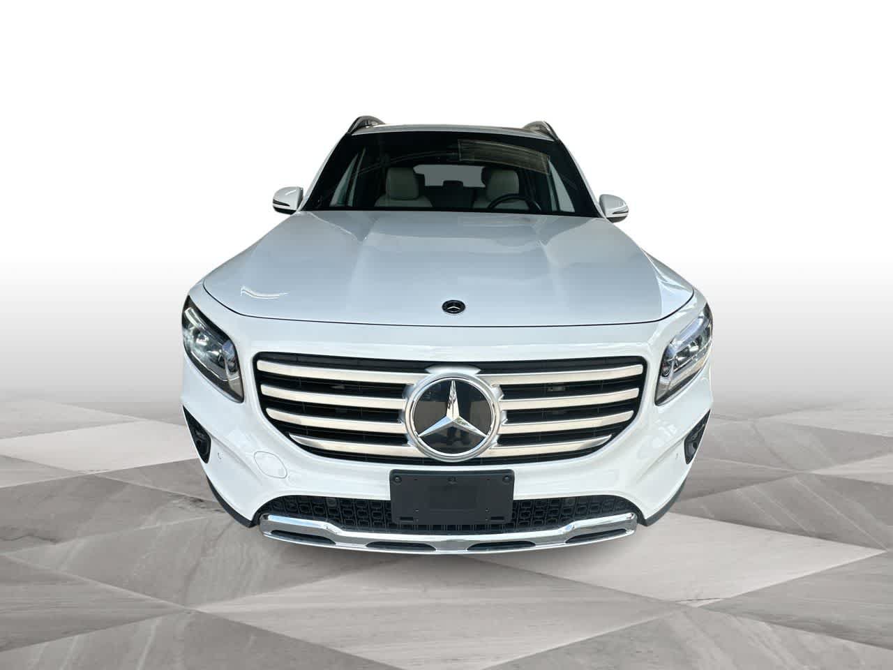 Used 2025 Mercedes-Benz GLB 250 image 3