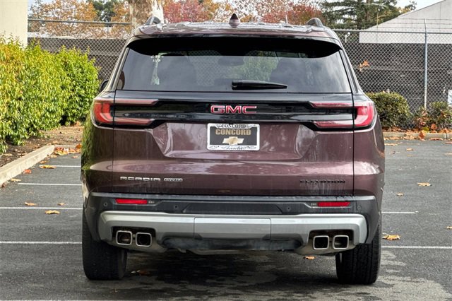 Used 2024 GMC Acadia Elevation image 5