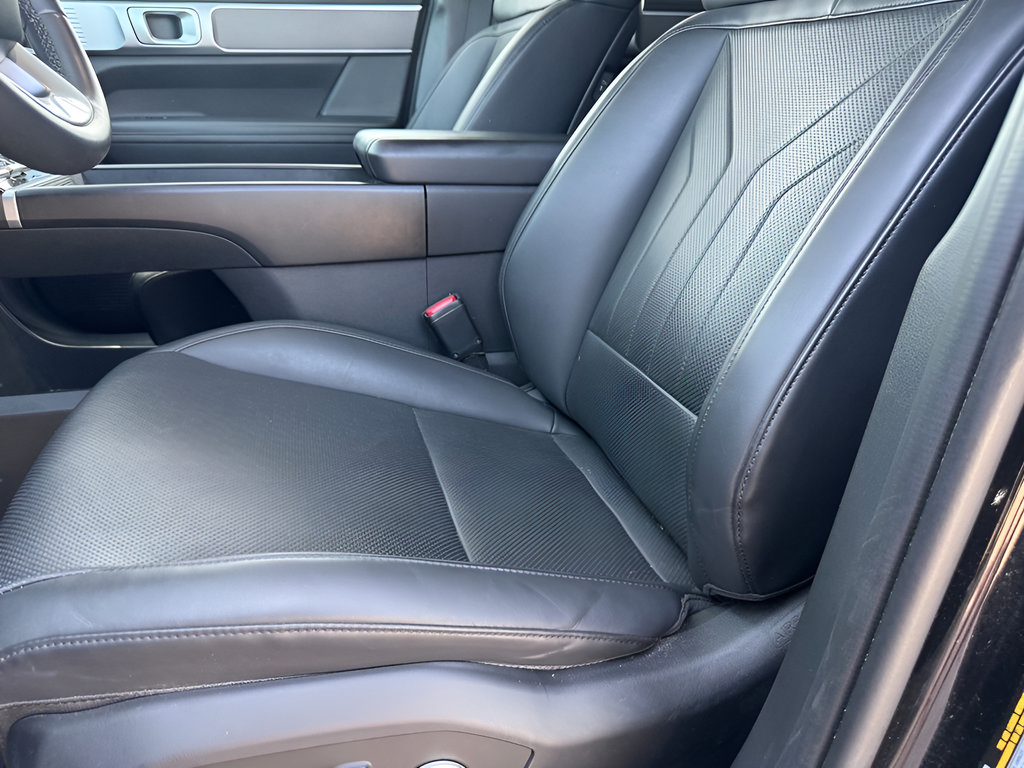 Used 2024 Hyundai Santa Fe SEL FWD image 18