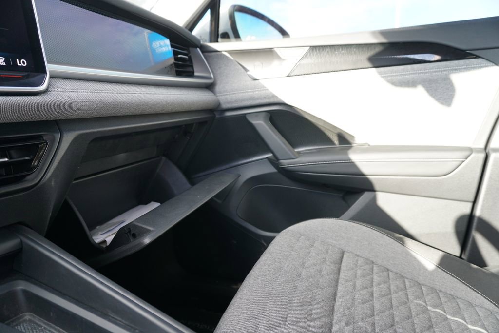 Used 2025 Volkswagen Tiguan S image 28