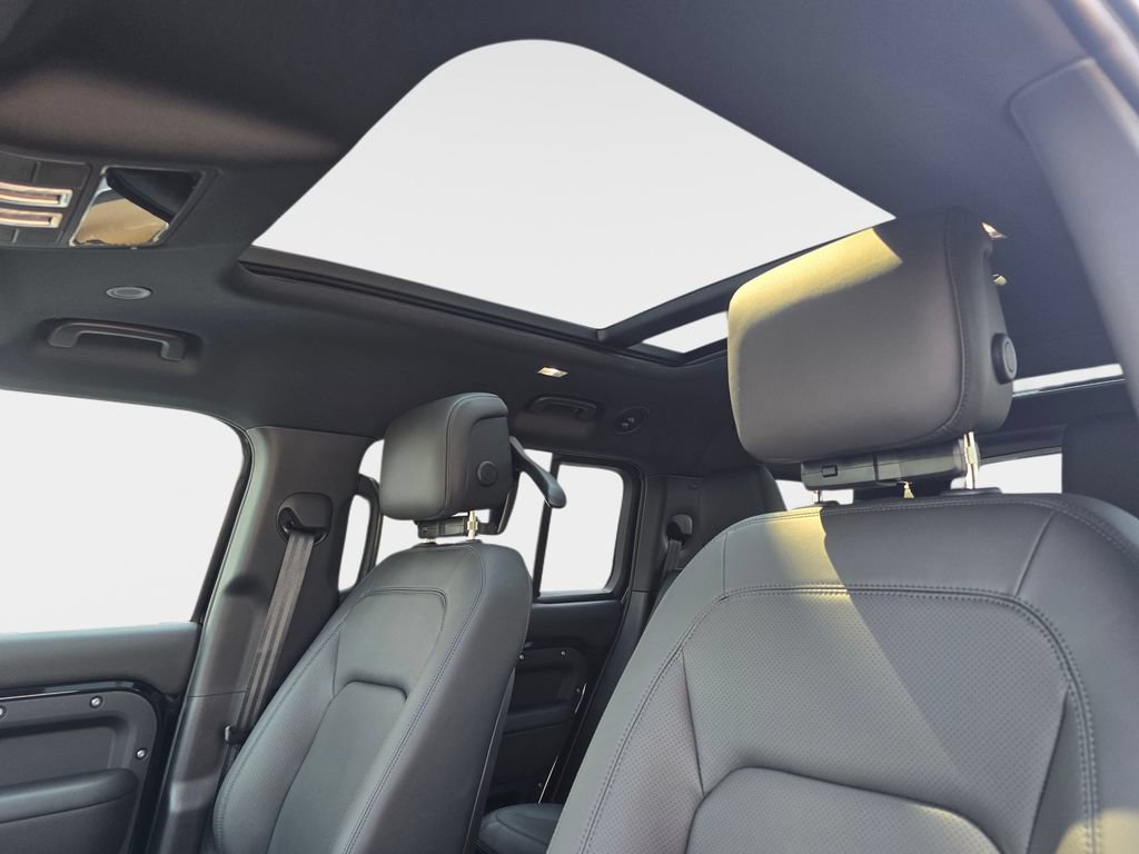 New 2026 Land Rover Defender 130 X-Dynamic SE AWD/4WD image 31