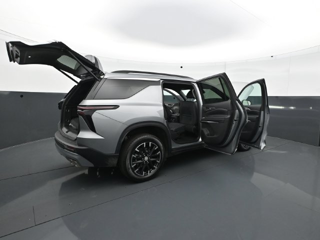 Used 2026 Chevrolet Traverse LT w/ Sun and Wheel Package AWD/4WD image 36