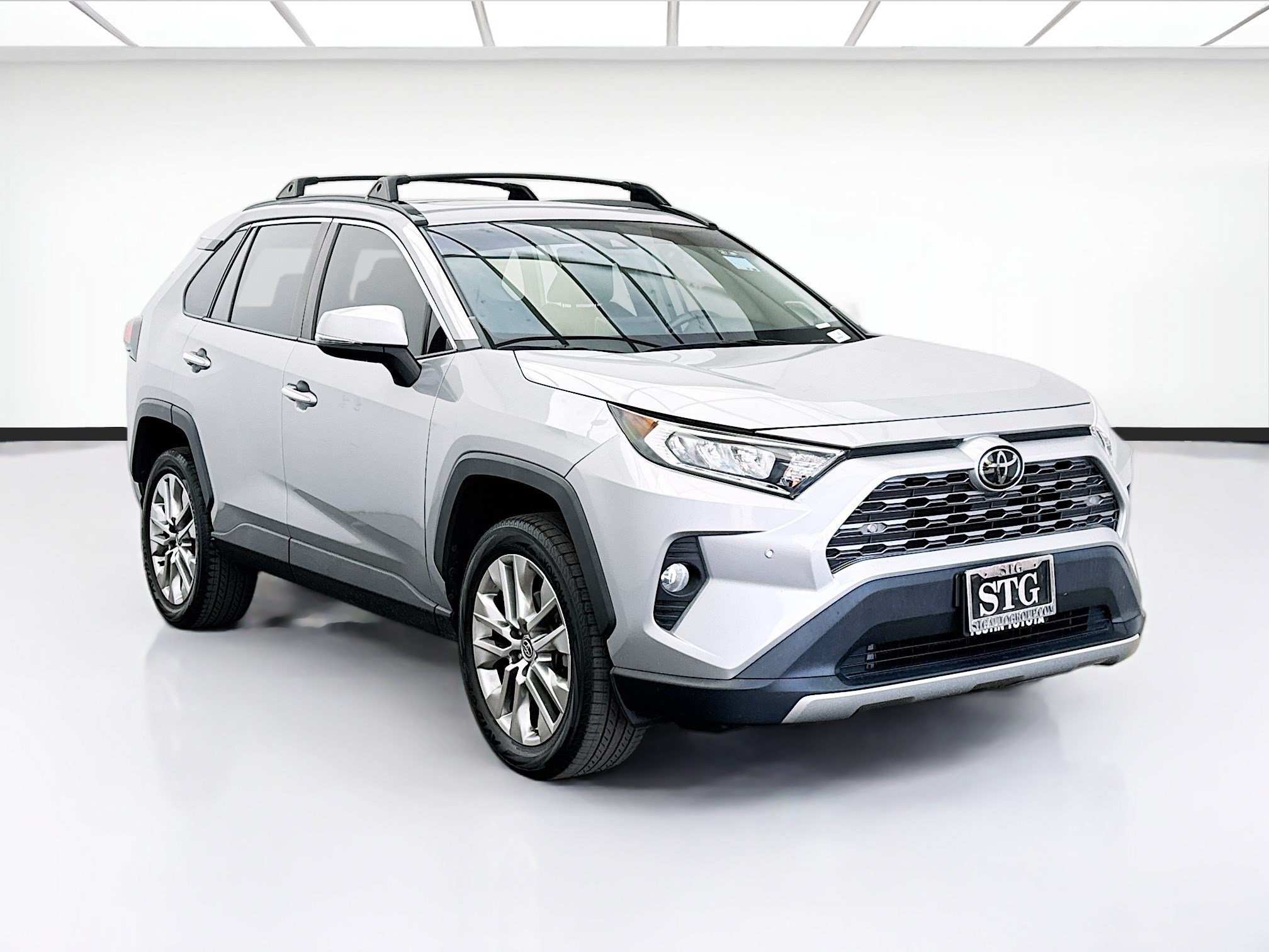 Used 2021 Toyota RAV4 Limited w/ Carpet Mat Package (TMS) FWD image 3