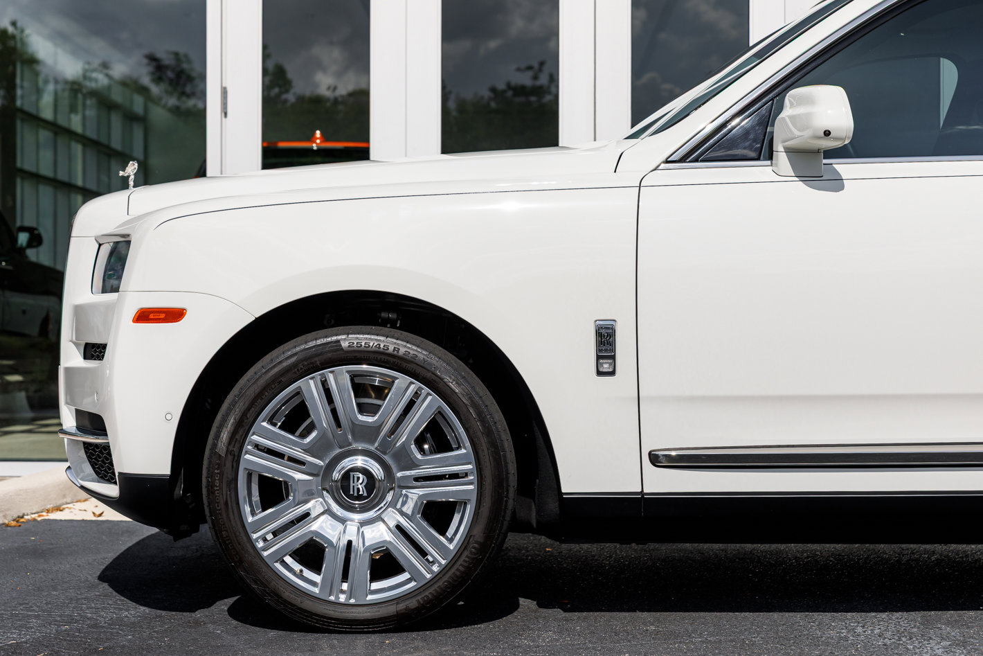 Used 2023 Rolls-Royce Cullinan AWD/4WD image 6