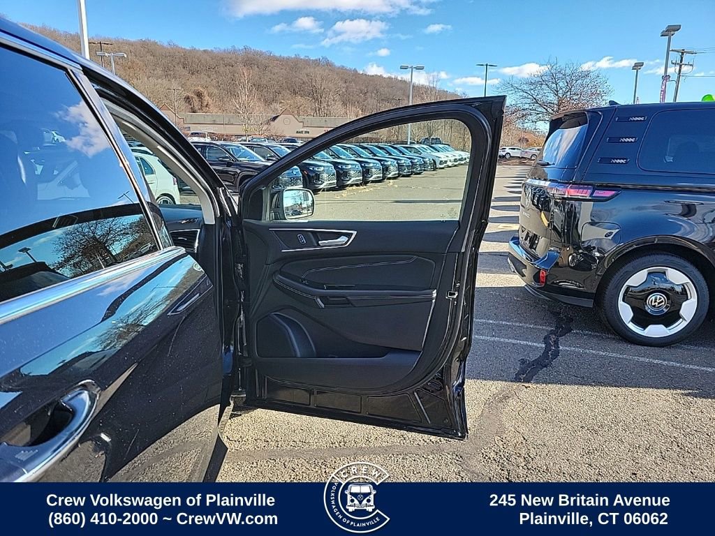 Used 2018 Ford Edge Titanium w/ Equipment Group 302A image 44