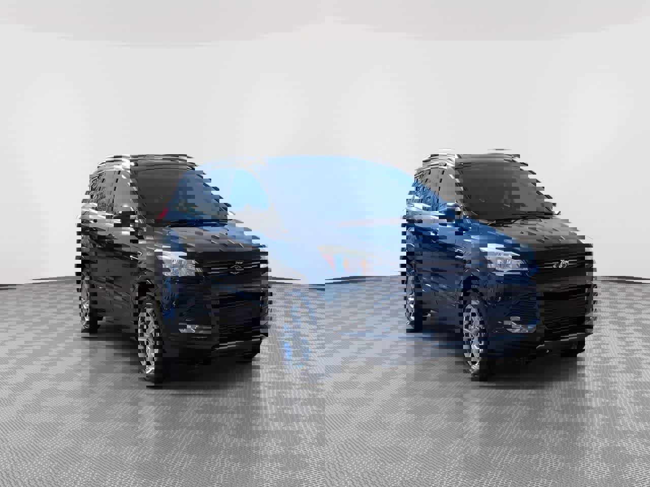 Used 2015 Ford Escape SE w/ Equipment Group 201A image 2