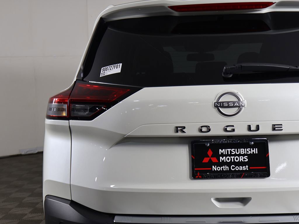 Used 2023 Nissan Rogue SL w/ SL Premium Package image 15