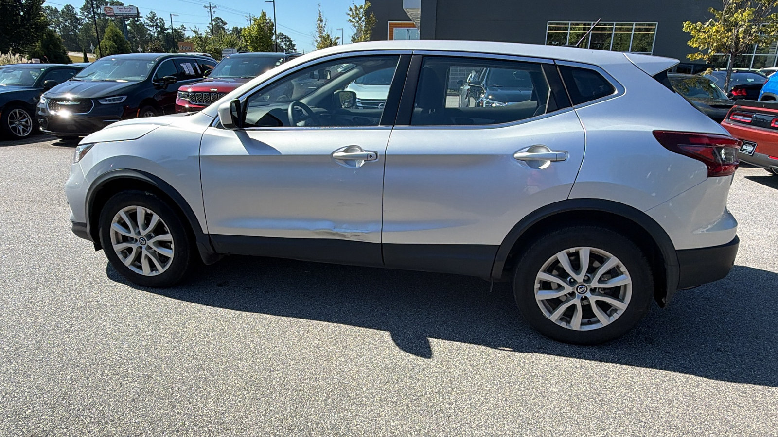 Used 2022 Nissan Rogue Sport S FWD image 11