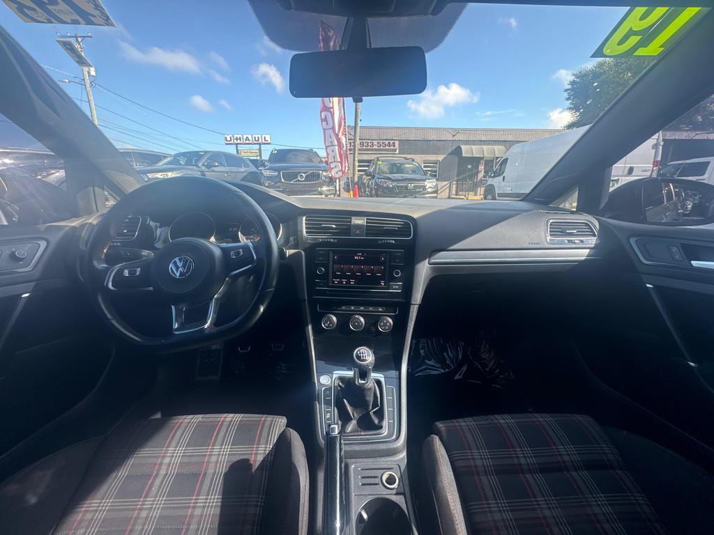 Used 2019 Volkswagen GTI SE FWD image 16