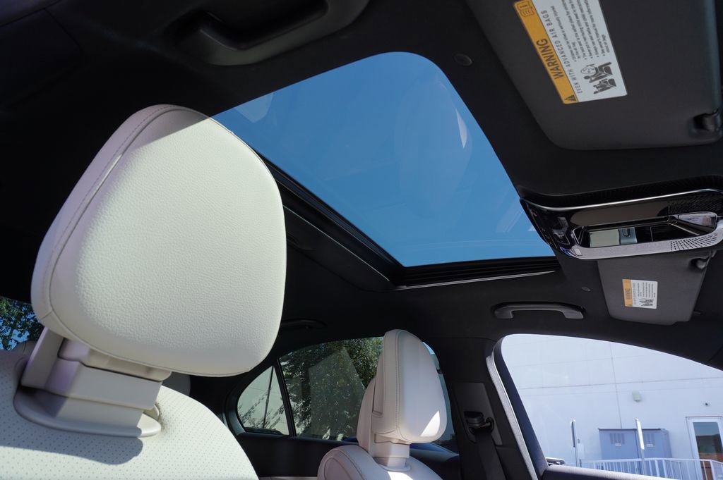 Used 2025 Mercedes-Benz C 300 Sedan image 13