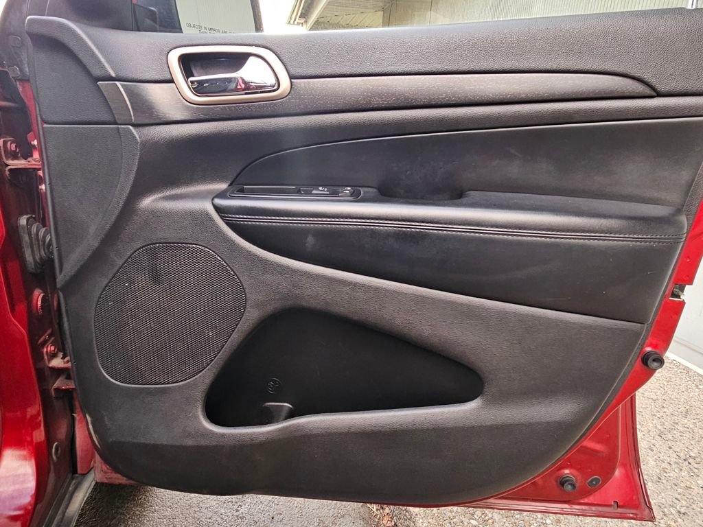 Used 2015 Jeep Grand Cherokee Laredo w/ Quick Order Package 23E image 21