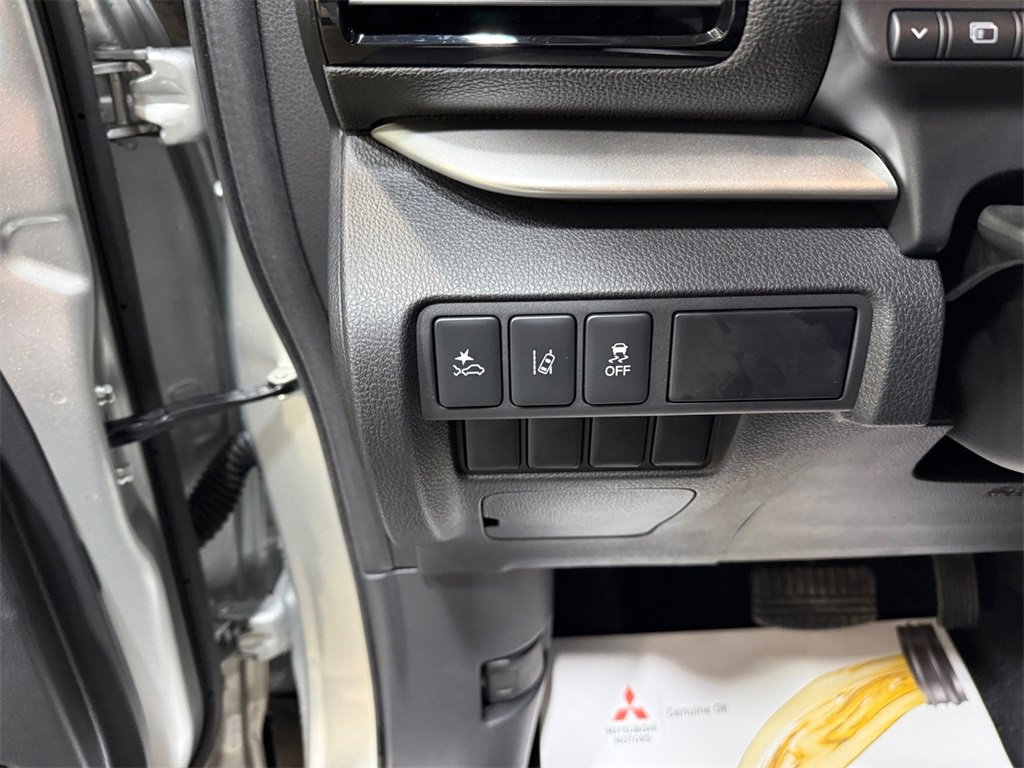 New 2026 Mitsubishi Eclipse Cross LE image 27