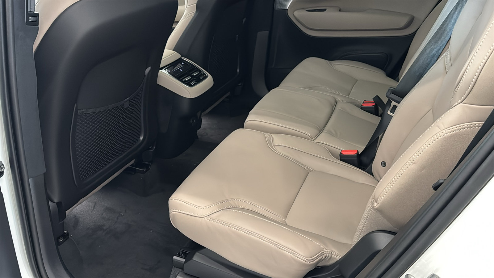 New 2027 Volvo XC90 B6 Ultra AWD/4WD image 27