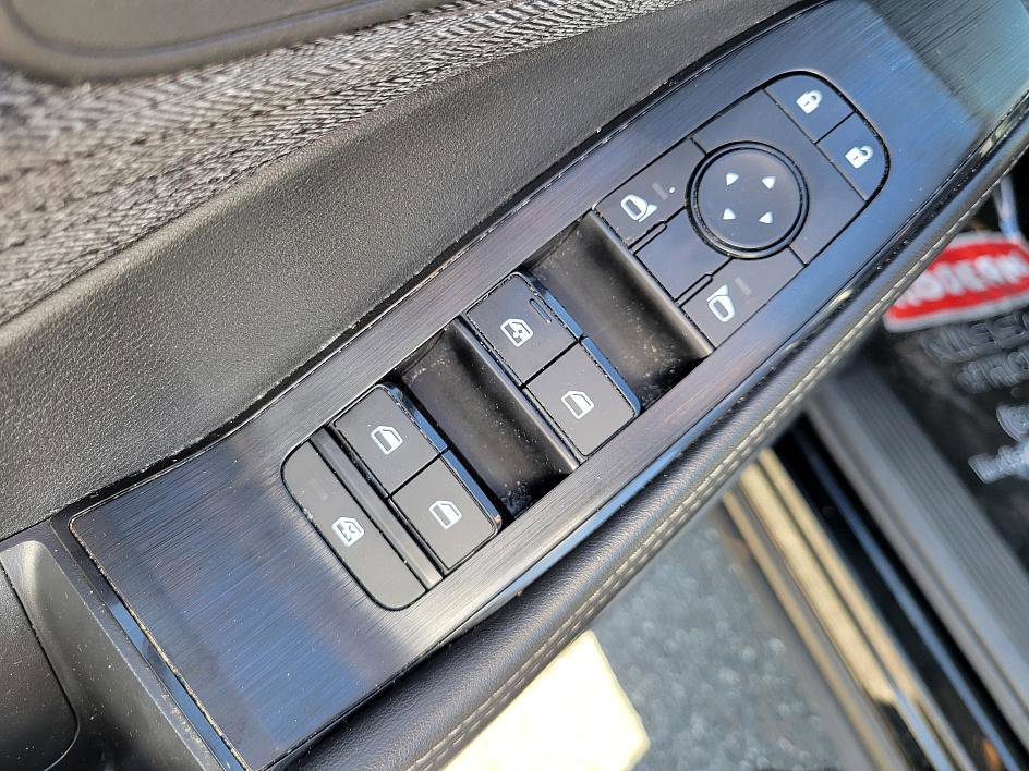 Certified 2023 Nissan Rogue SV image 10