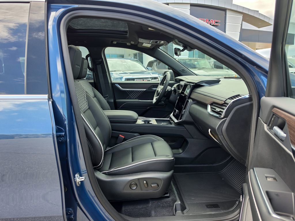 New 2026 GMC Acadia Denali w/ Super Cruise Package FWD image 36