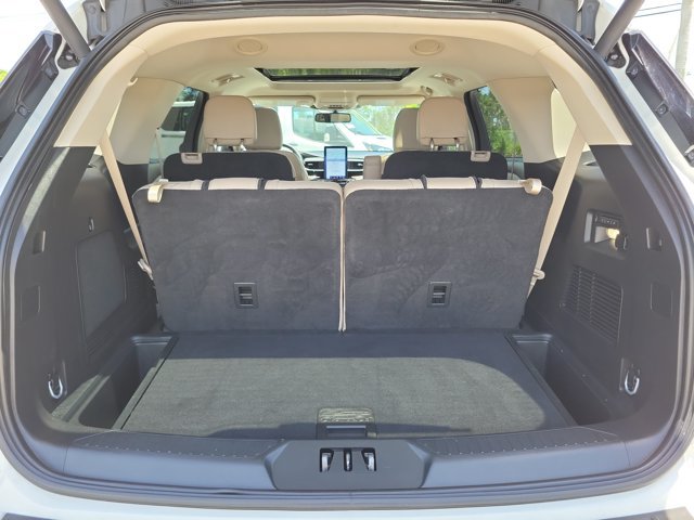 Certified 2023 Ford Explorer Limited w/ Limited Technology Package RWD image 9