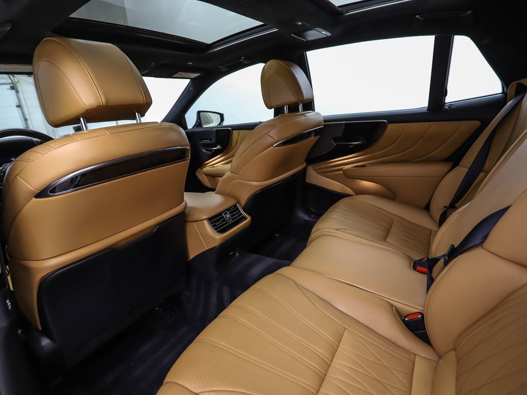 Used 2024 Lexus LS 500 AWD w/ Luxury Package image 19
