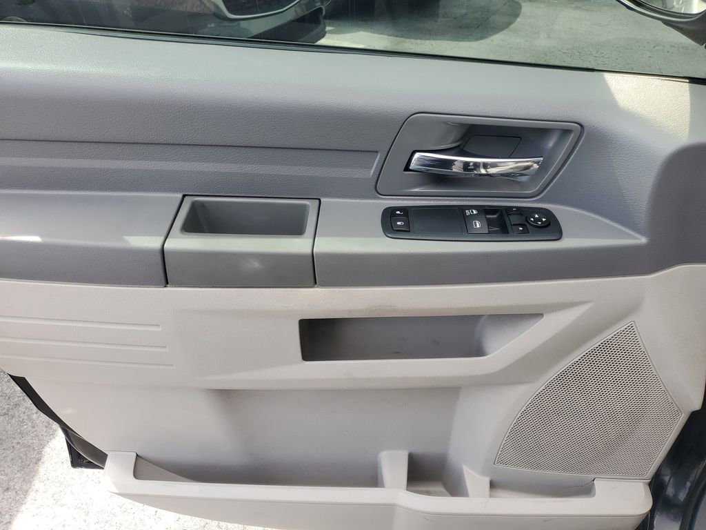 Used 2008 Dodge Grand Caravan SE w/ Entertainment Group 1 image 17