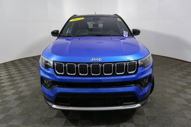 Used 2023 Jeep Compass Limited image 4