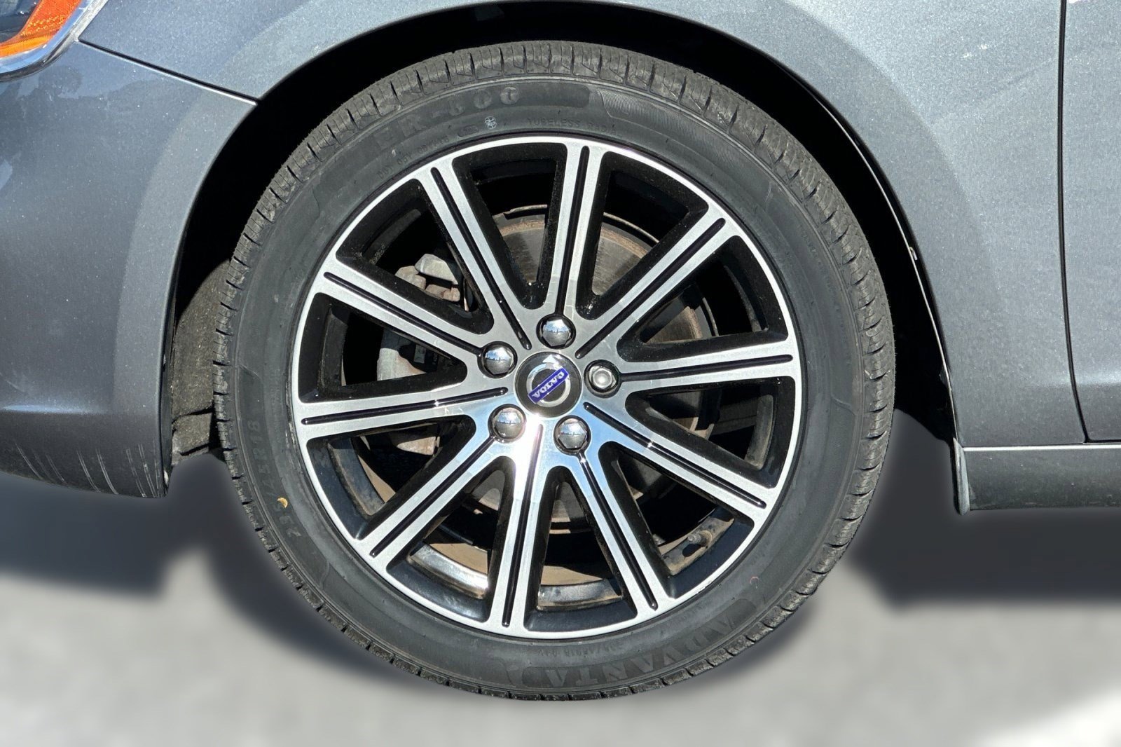 Used 2017 Volvo S60 T5 Inscription Platinum image 11