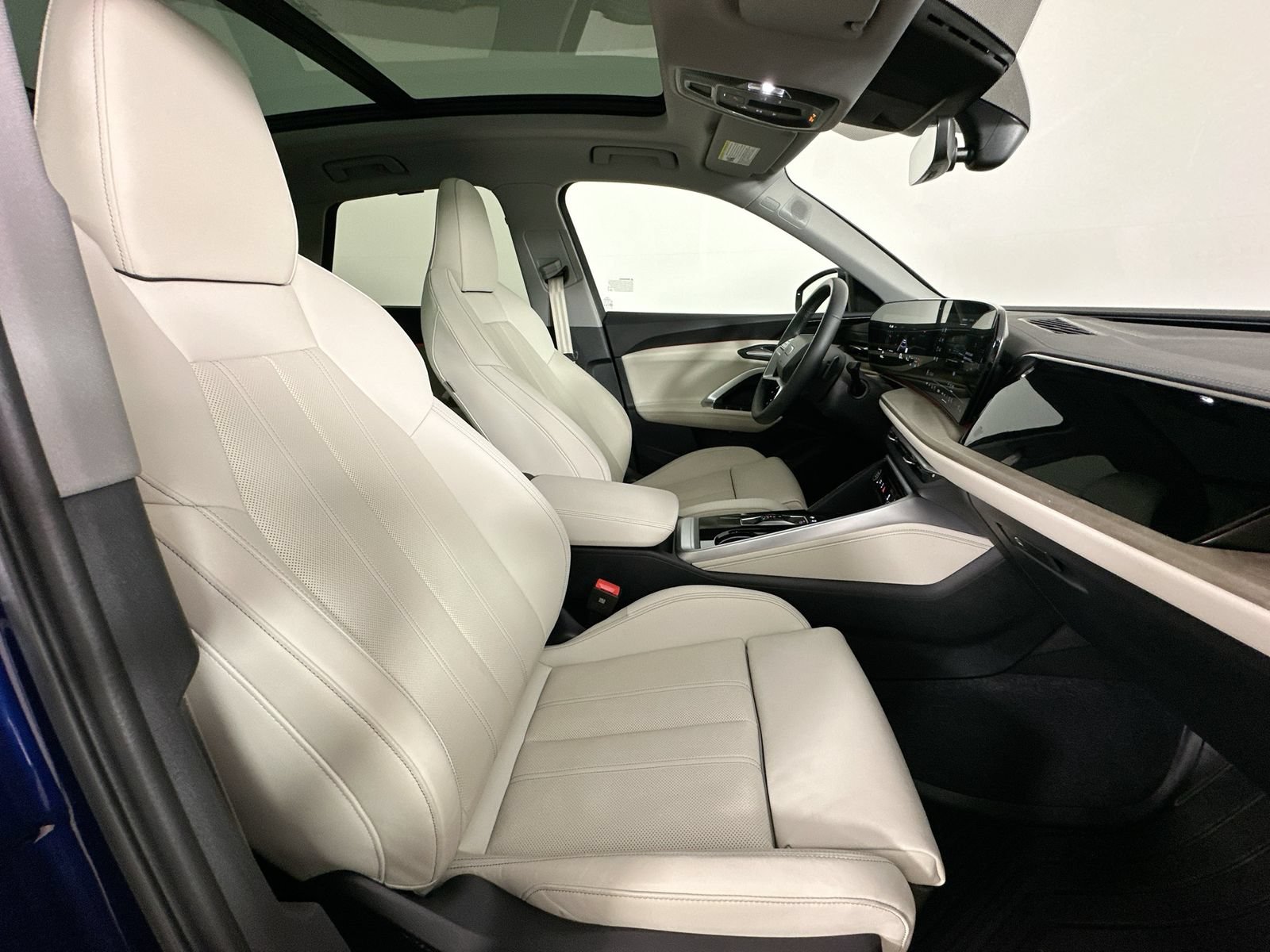 Used 2025 Audi Q5 Premium Plus w/ Premium Plus AWD/4WD image 43