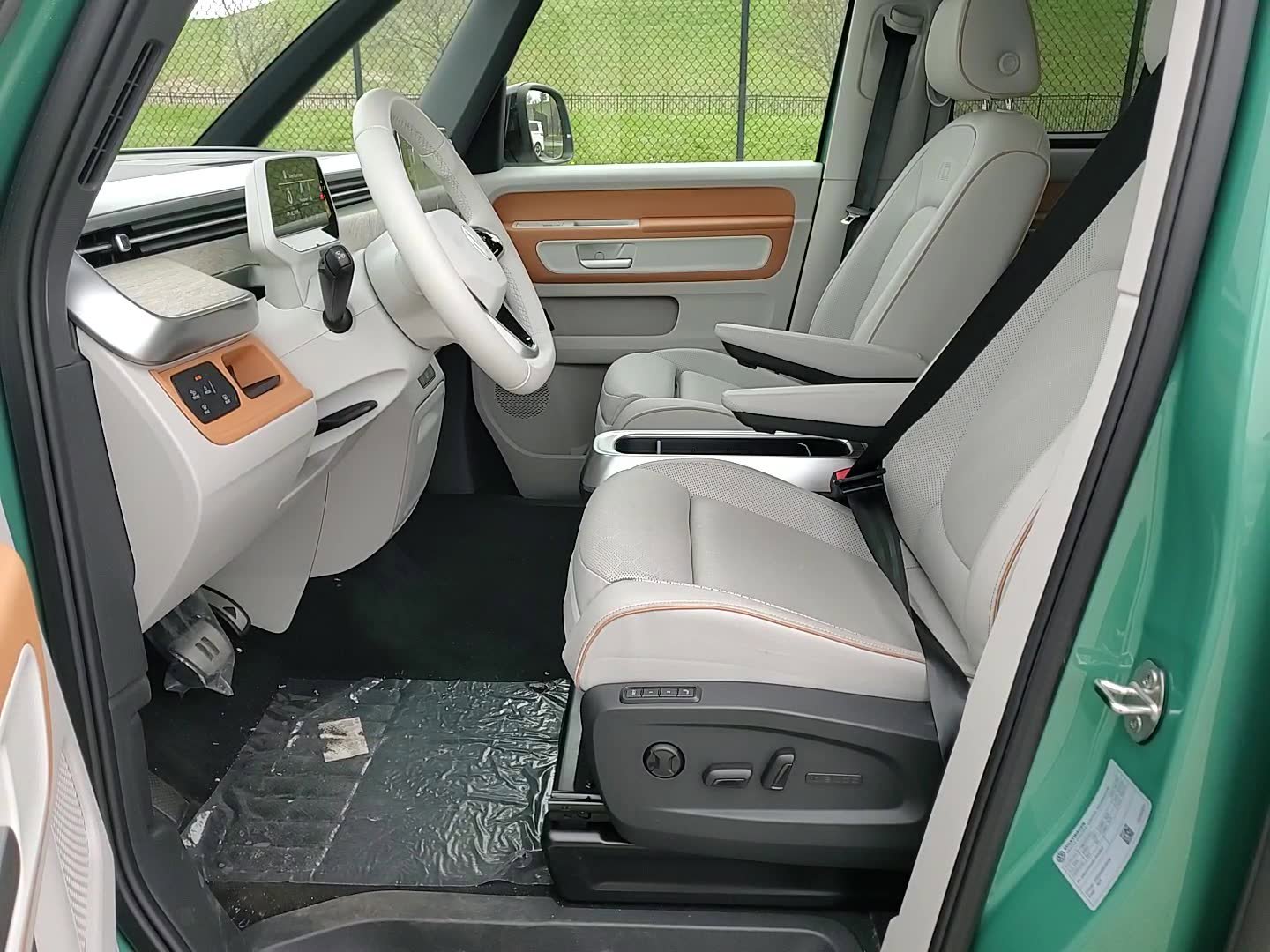 New 2025 Volkswagen ID. Buzz 1st Edition image 15