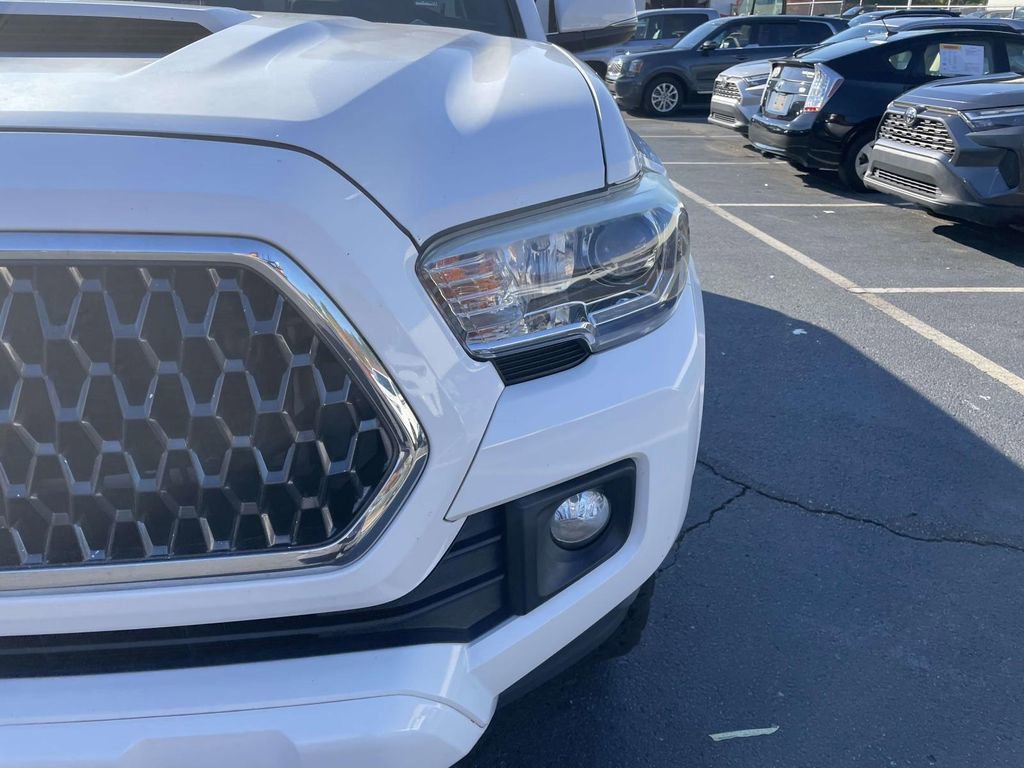 Used 2018 Toyota Tacoma TRD Sport image 13