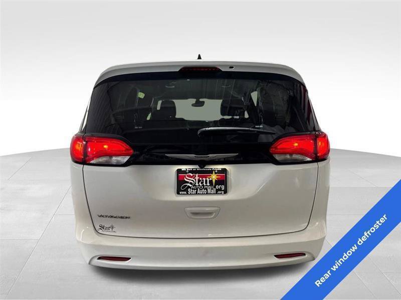 Used 2023 Chrysler Voyager LX FWD image 6