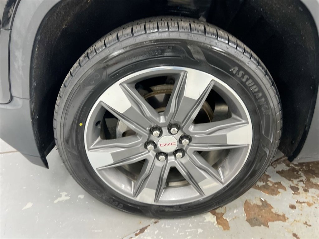 Used 2017 GMC Acadia SLT image 26