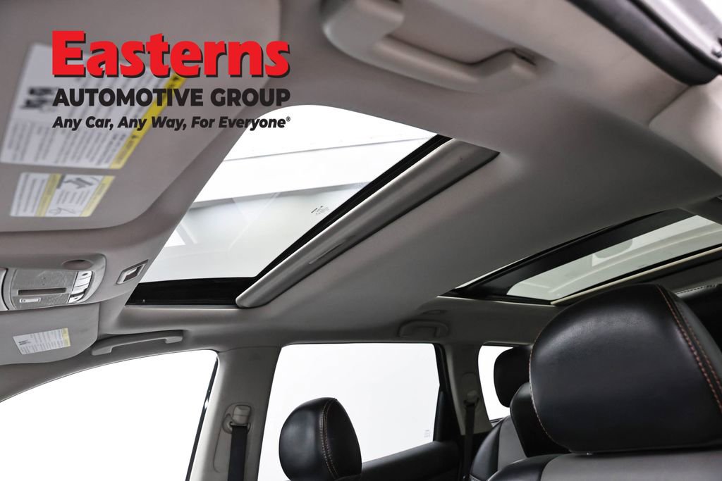 Used 2020 Nissan Pathfinder SL AWD/4WD image 38