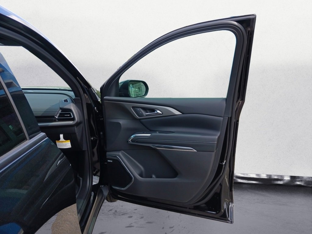 New 2025 Chevrolet Traverse LT w/ Enhanced Driving Package image 27