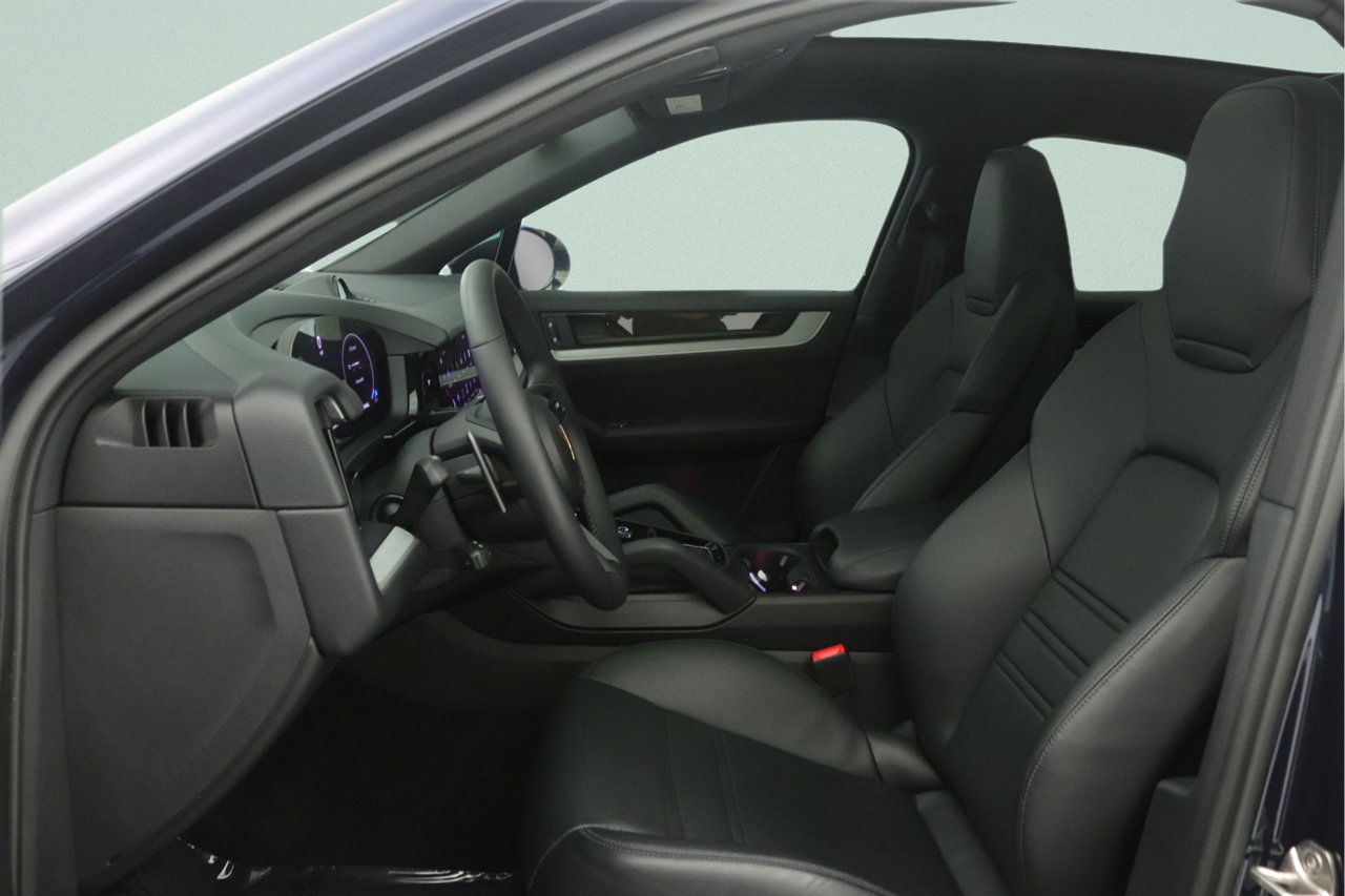 Used 2024 Porsche Cayenne Coupe AWD/4WD image 30