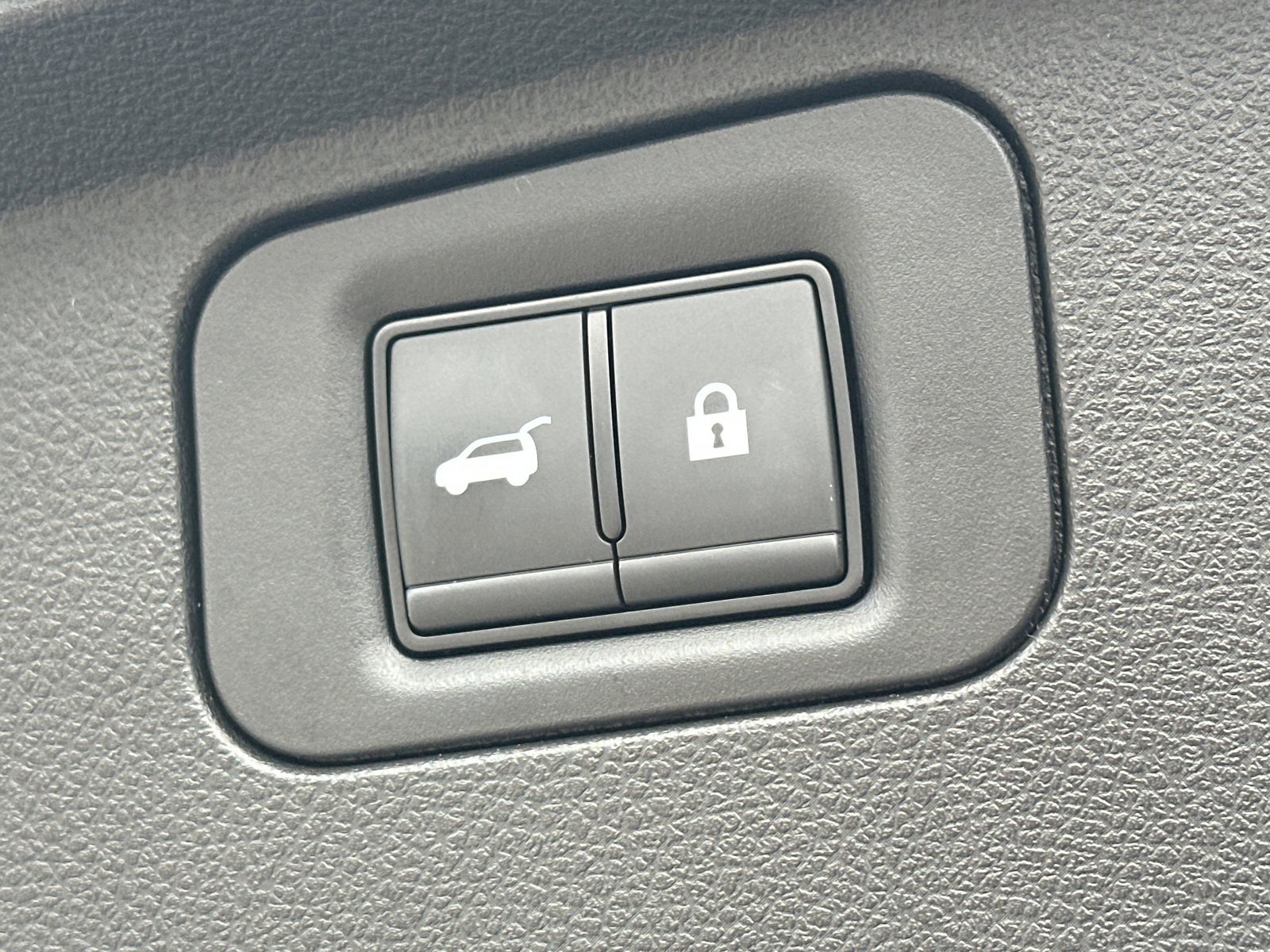 Used 2025 INFINITI QX80 Sensory image 20