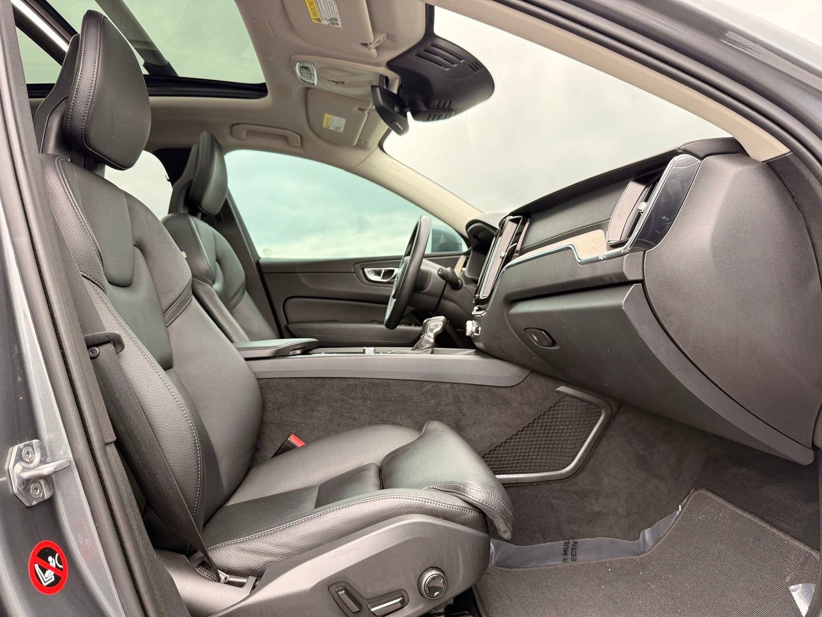 Used 2018 Volvo XC60 T5 Inscription w/ Convenience Package AWD/4WD image 23