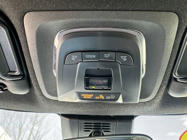 Used 2025 Toyota Corolla SE FWD image 39