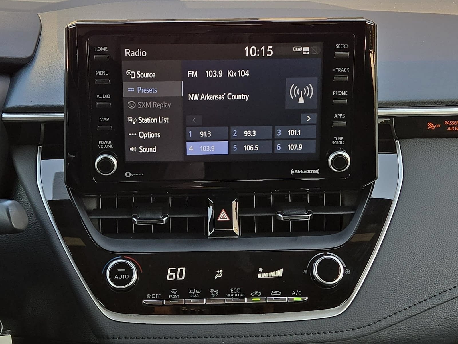 Used 2022 Toyota Corolla SE FWD image 12
