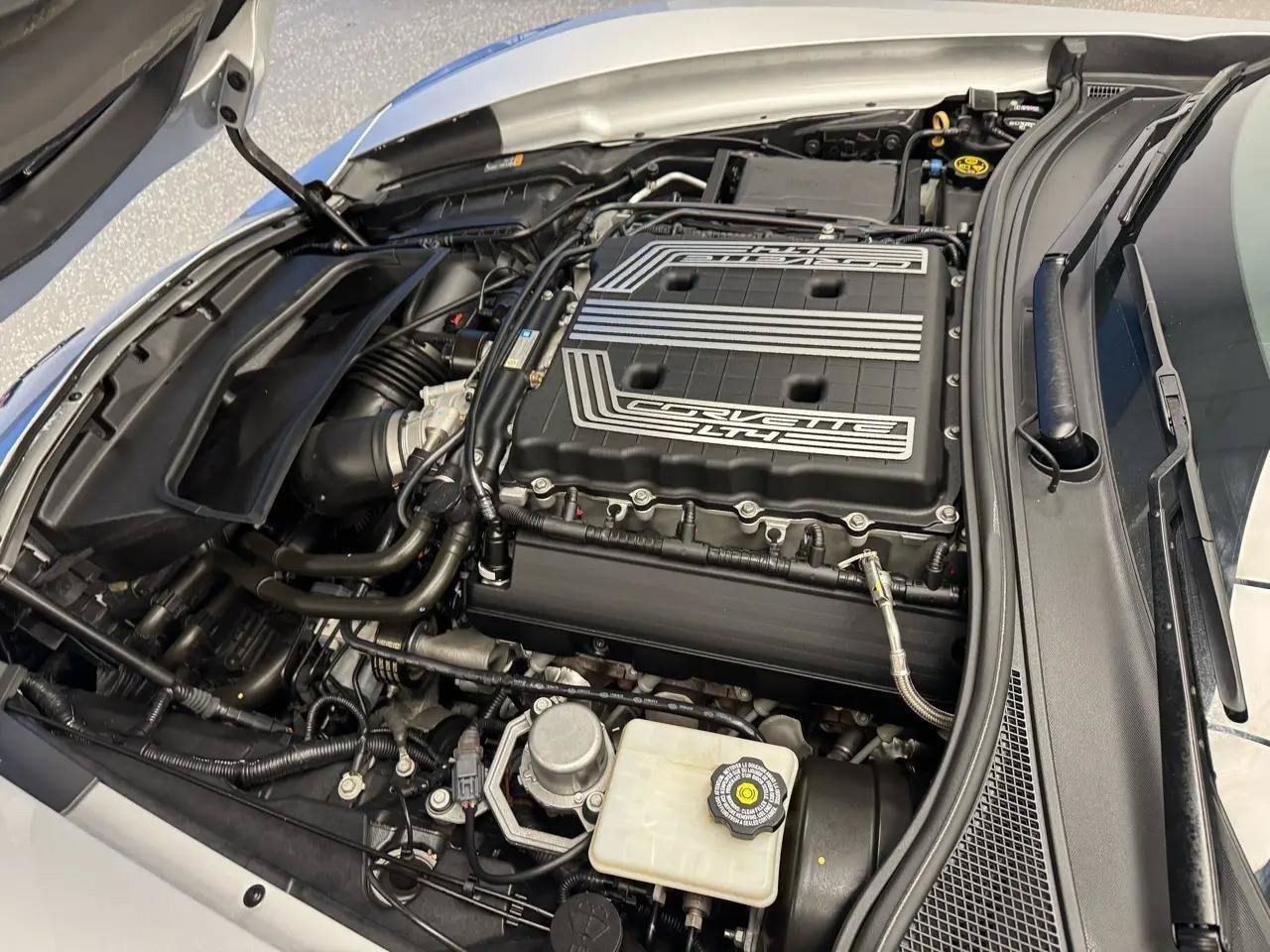 Used 2018 Chevrolet Corvette Z06 RWD image 25