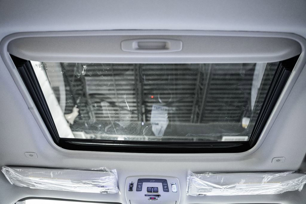 New 2026 Toyota Sienna XLE image 33