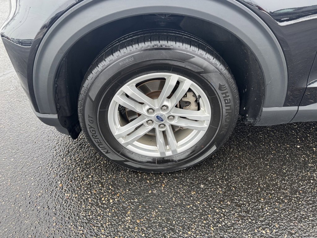 Certified 2023 Ford Explorer XLT w/ Equipment Group 202A image 11