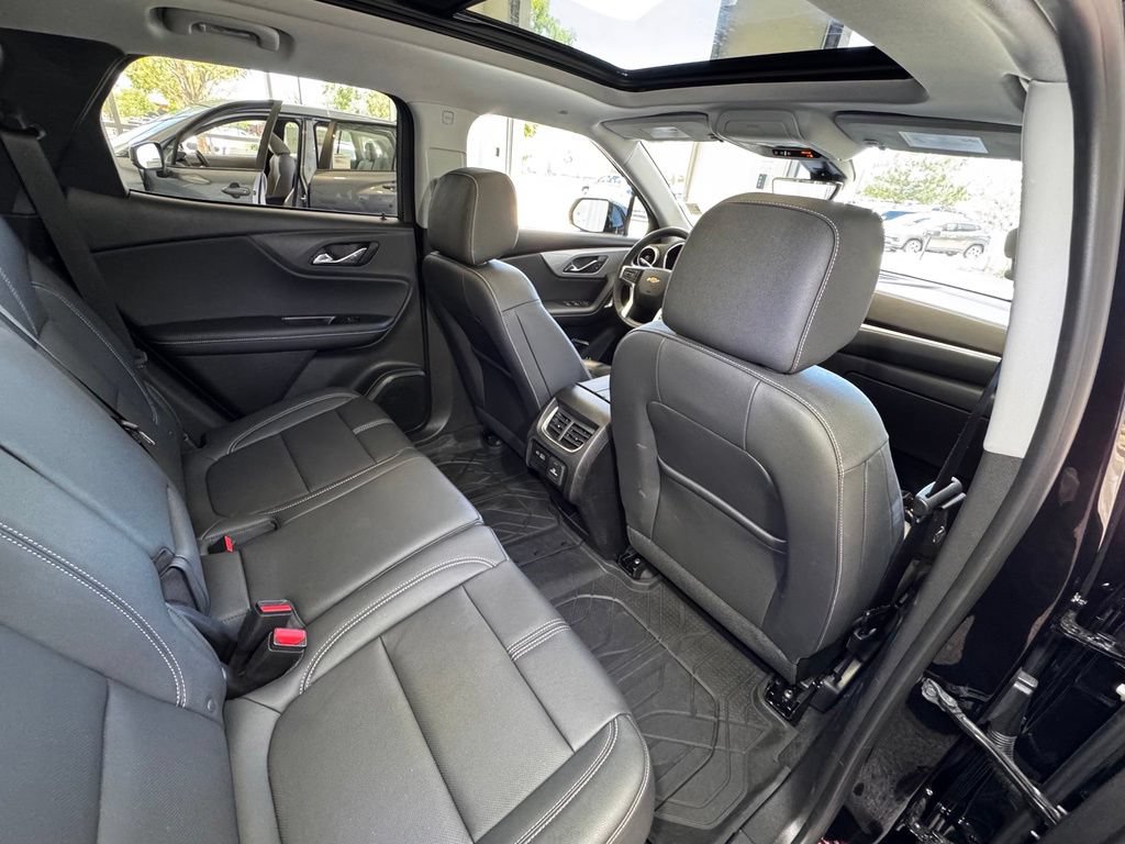Used 2025 Chevrolet Blazer LT w/ Sound & Technology Package FWD image 51