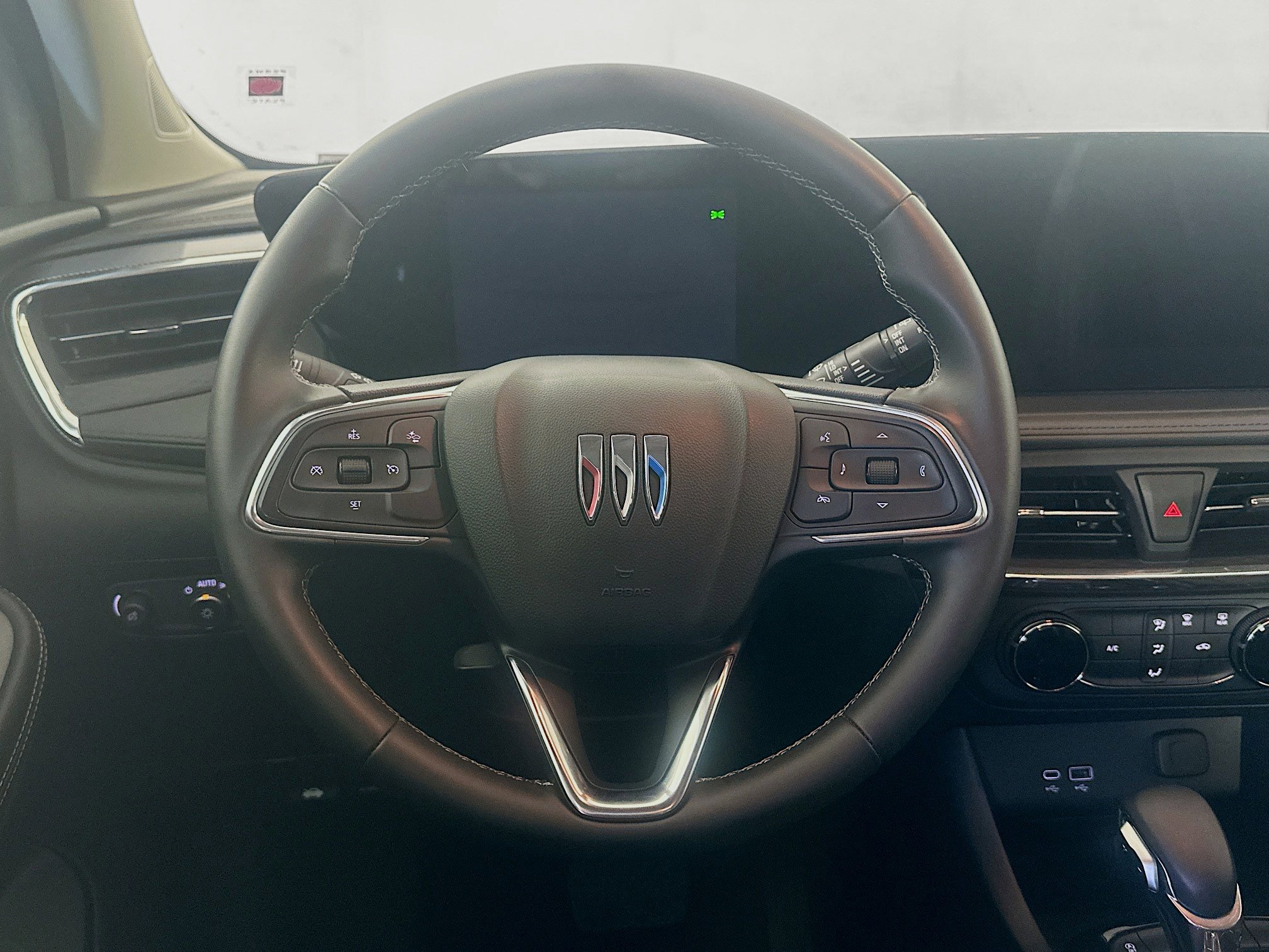 Used 2025 Buick Encore GX Preferred FWD image 18