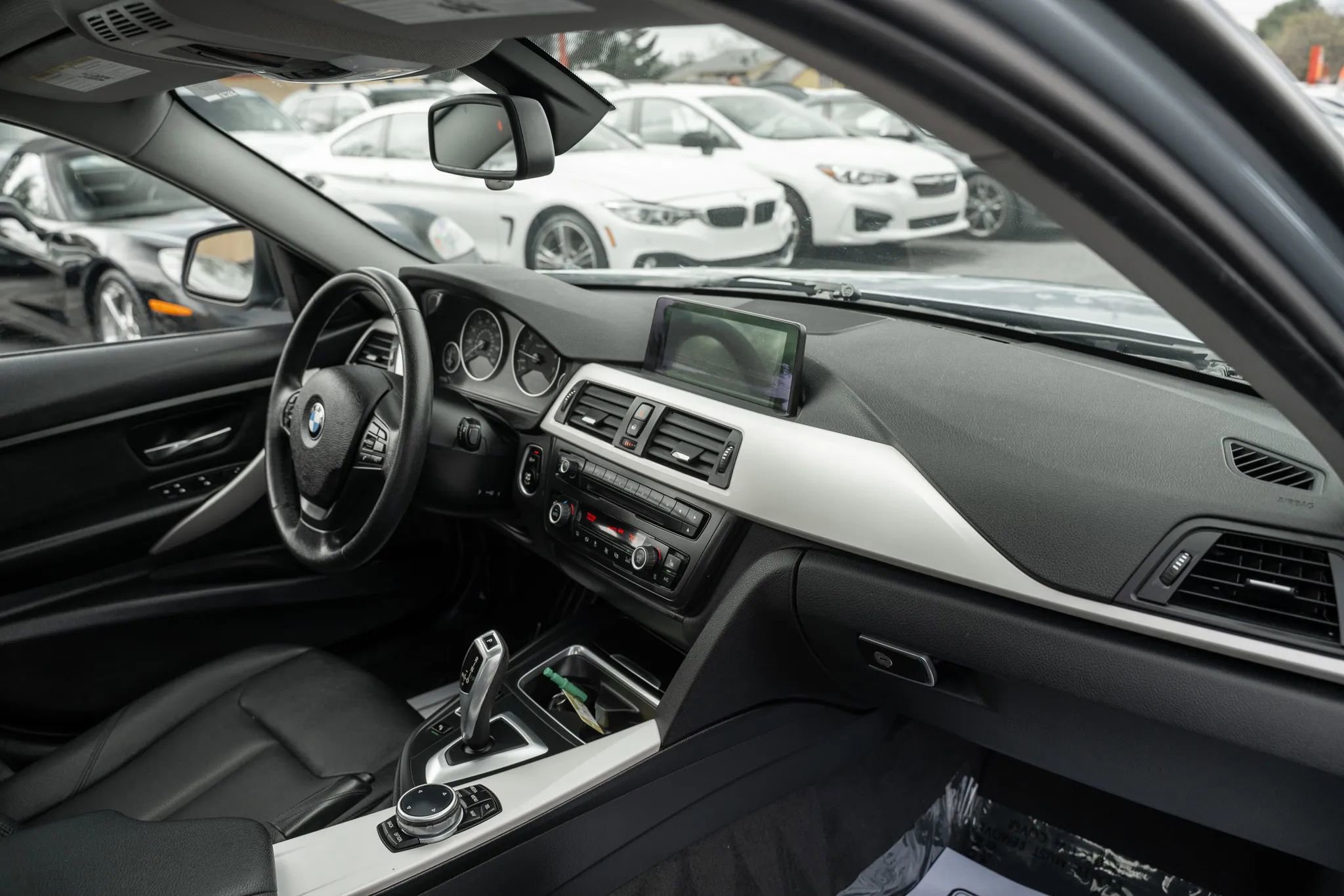 Used 2014 BMW 320i Sedan RWD image 12