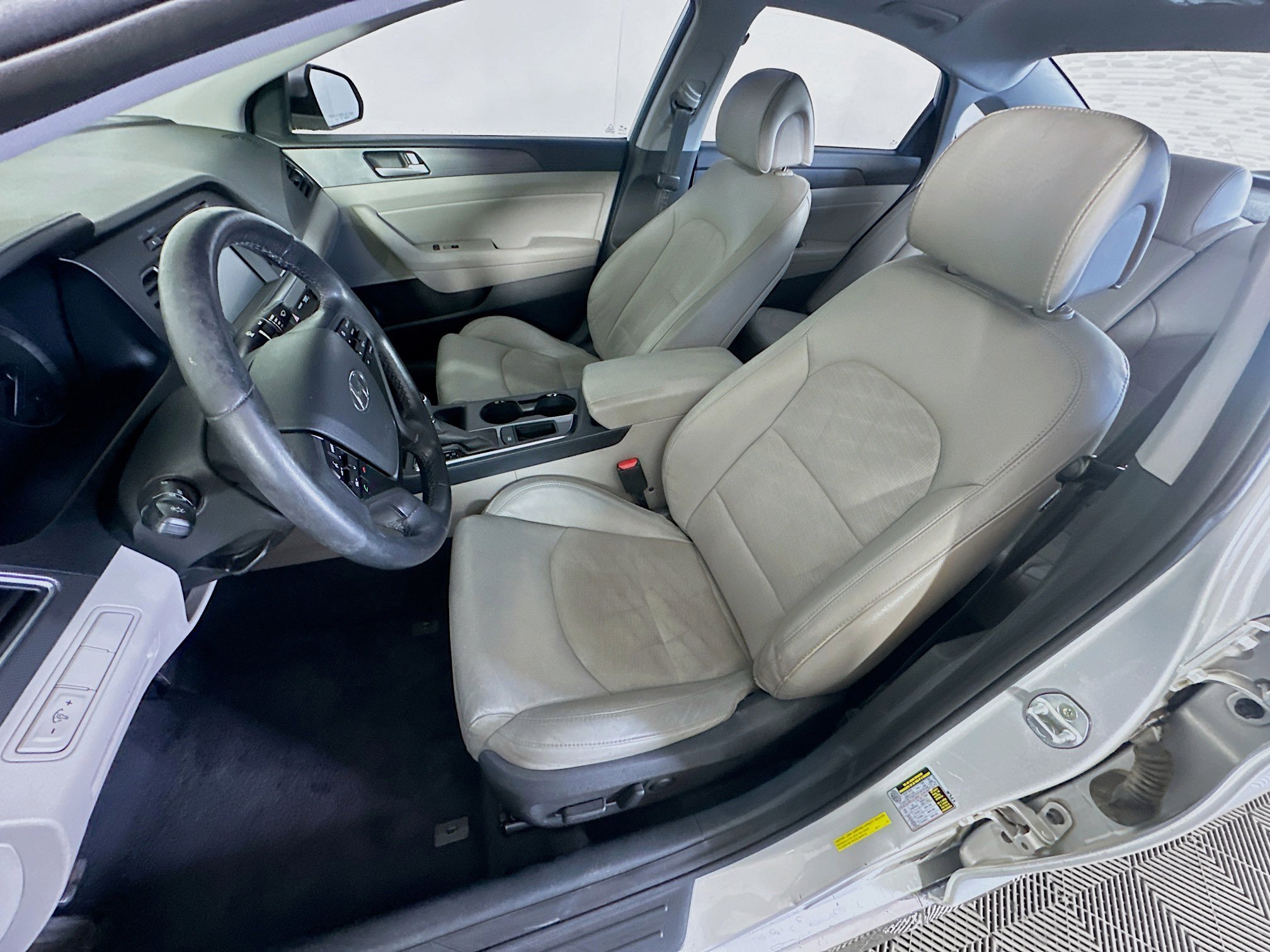 Used 2017 Hyundai Sonata Sport w/ Value Edition Package 02 FWD image 13