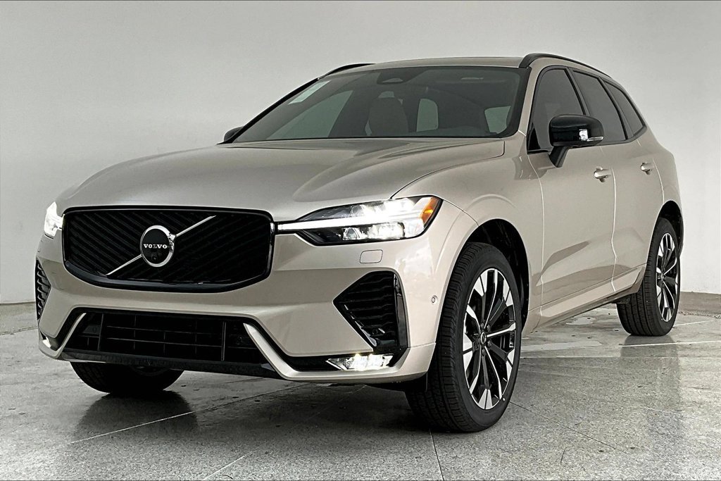New 2026 Volvo XC60 B5 Plus w/ Protection Package Premier AWD/4WD image 2